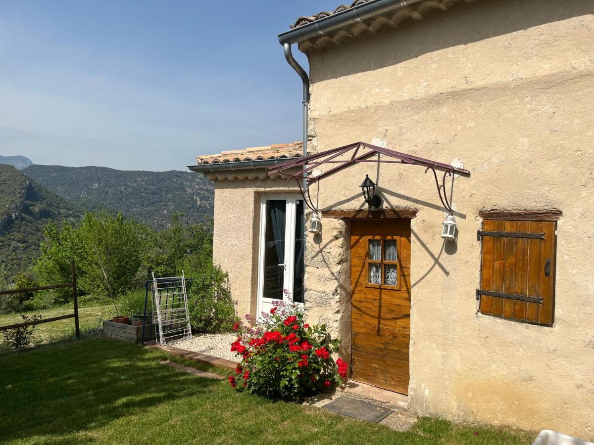 Cabanon Entoure De Montagnes Et D'Oliviers Villa Nyons Exterior photo